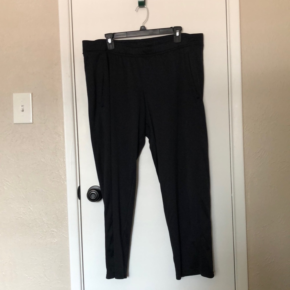 Lightweight men’s workout pants
